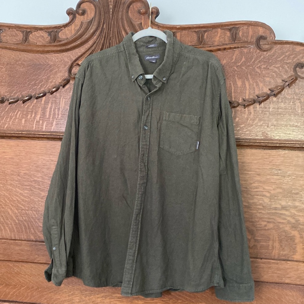 Army Green long sleeve button down Eddie Bauer 100% cotton